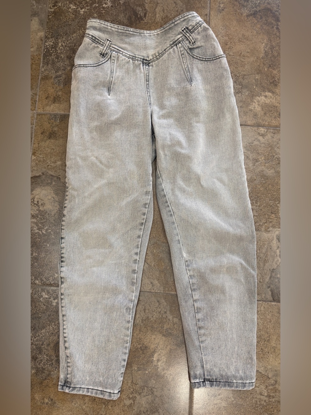Vintage Contempo Casual Zena Light Gray High-Waist Jeans
